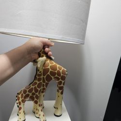 Giraffe lamp 
