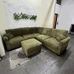 Gorgeous! 4-pc Sectional Sofa With Ottoman Sage Green Corduroy 