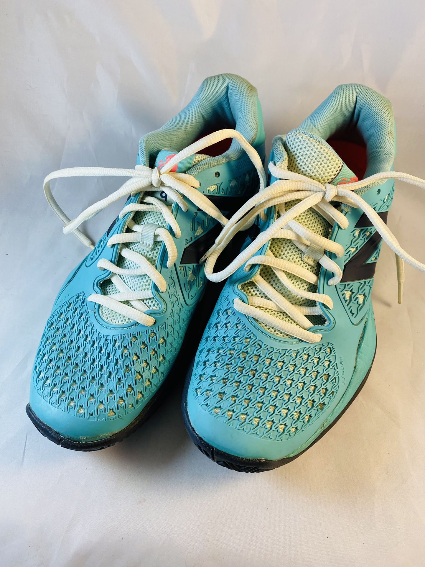 Womans New Balance Endurance Running Shoes Size 9.5 NO LOWBALLING