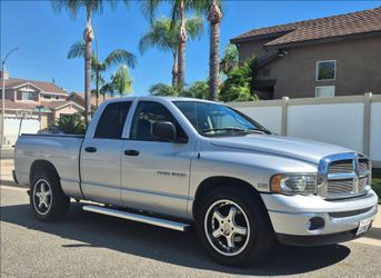 2003, dodram. Slt. Quadcap, 4dor. 5.7 l V8 hemi super clean runs great