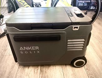 (NEW) Anker Solix Everfrost 40L Powered Cooler