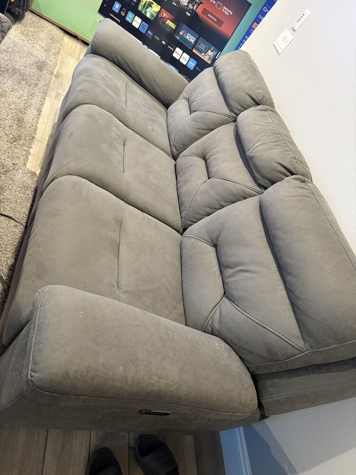 Sofa With Automatic Recliners