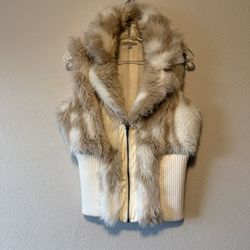 Charlotte Russe, Vintage Y2K Women’s Cream Faux Fur Collard Zip Up Vest, Size L