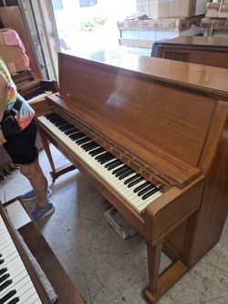 Wurlitzer Studio PIANO Free Delivery