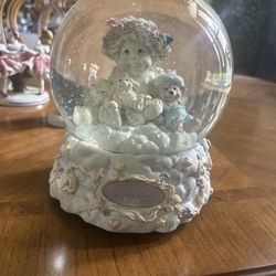 Dreamcicles Snow Globe Brahma’s Lullaby-Good Shape