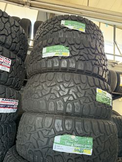 🚘🚨vendo set de llantas Lt 33x12.50 18 TBB tires R/T