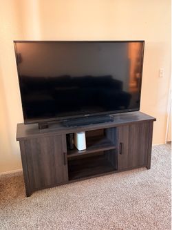 Modern TV Stand / Entertainment Center – Excellent Condition