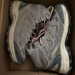 Women’s Hiking Boots 