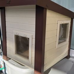 Outdoor/Indoor Pet House