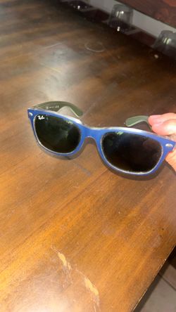 Ray ban highest offer takes them dark blue with greenish sides