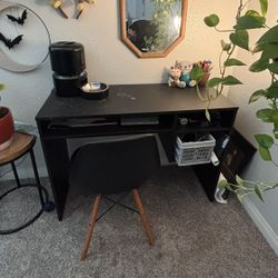 Desk + Chair 