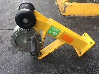 Boat trailer crank