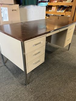 Aluminum Desk With Drawers