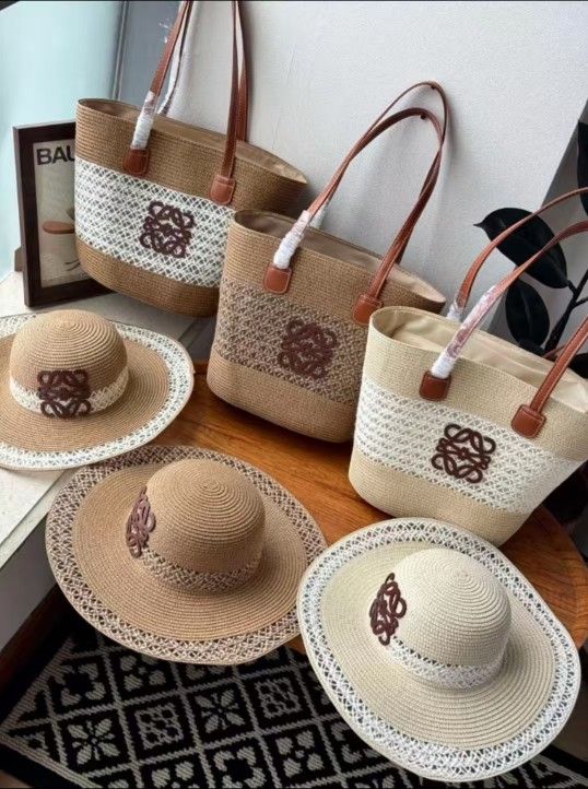 Loewe Weave Bag Hat Set Three colors to choose from Spring and summer atmosphere sense of God Handheld shoulder dual-use