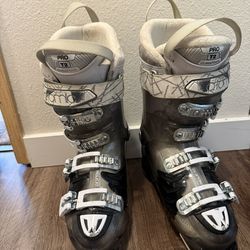Atomic Ski Boots 25-25.5 / 295 mm