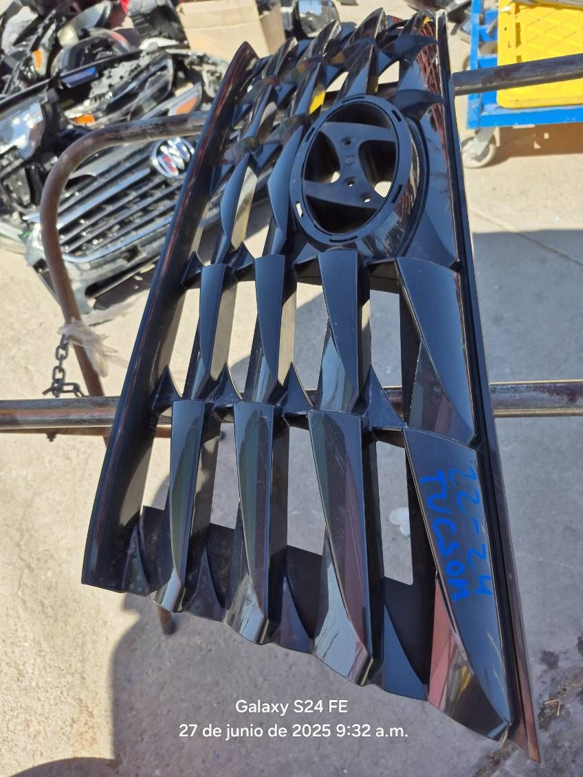 Hyundai Tucson Grille Oem