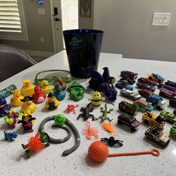 Lot of Toys - Hot Wheels, Jurrasic Park, ZooTopia, Reptiles, Insects, MORE!