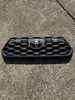 OEM Toyota Tacoma (2016-2023) TRD Grille