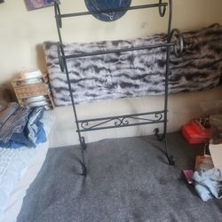 Iron Quilt / Towel Rack 