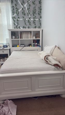 Twin bookshelf bed