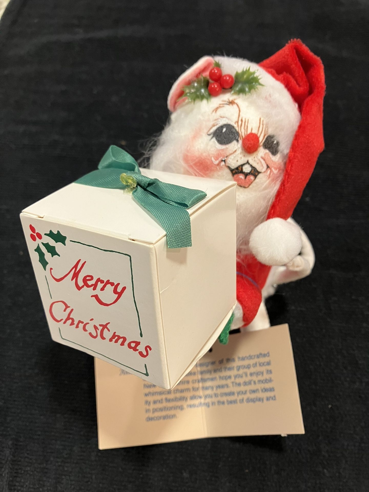 Vintage Annalee 1993 Santa Mouse w/ Gift –Hang Tag Attached