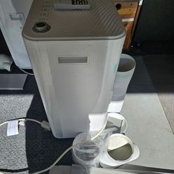 Della Air Conditioner