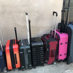 Traveling Luggages Used Clean All Sizes Price Goes As $25 $30 $35 Obo 