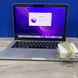 2015 Apple MacBook Pro  13 inch / Dual Core i5/ 8 GB / 128GB SSD. MacOS Monetary