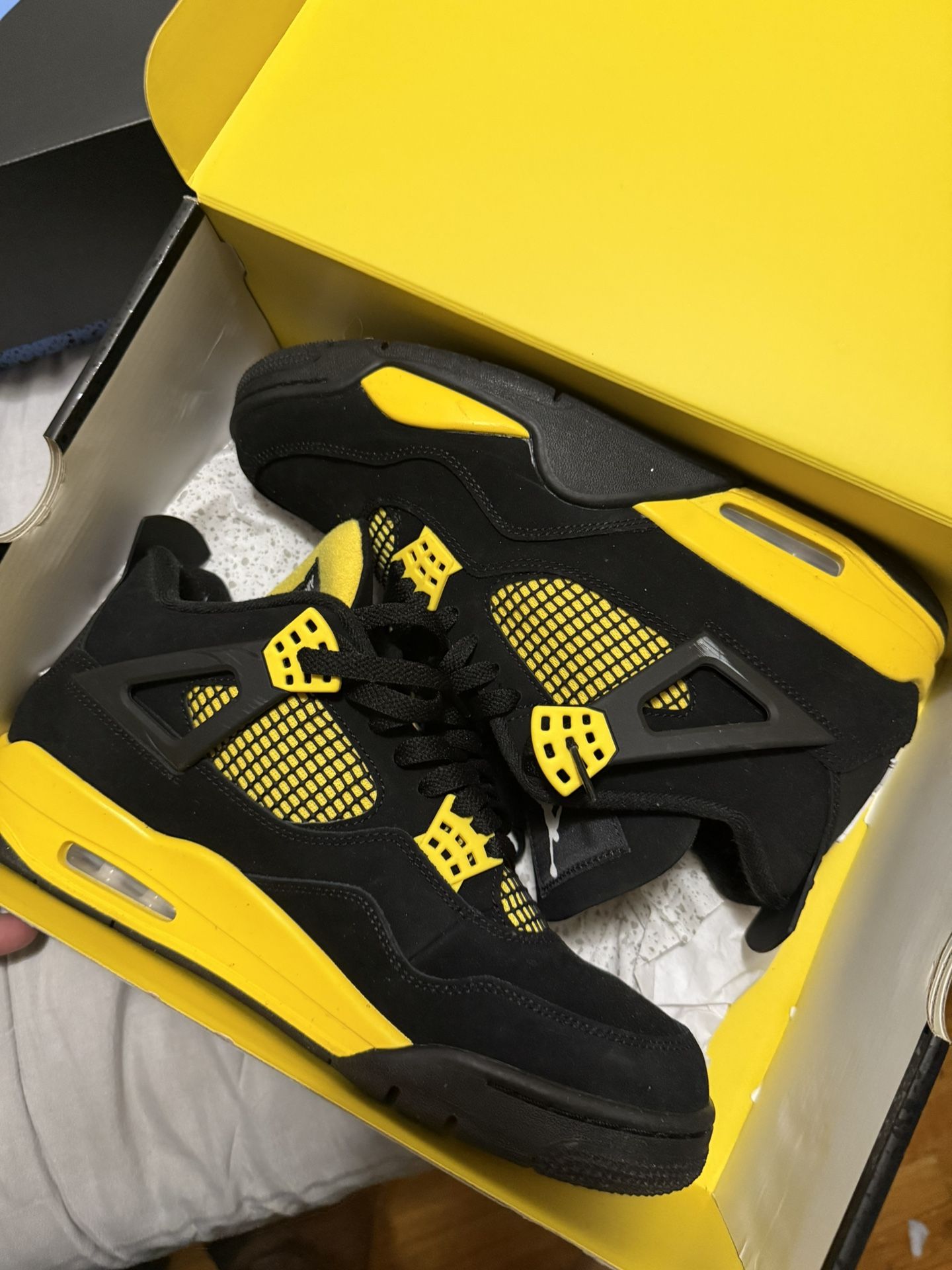 Jordan 4 Yellow Thunder