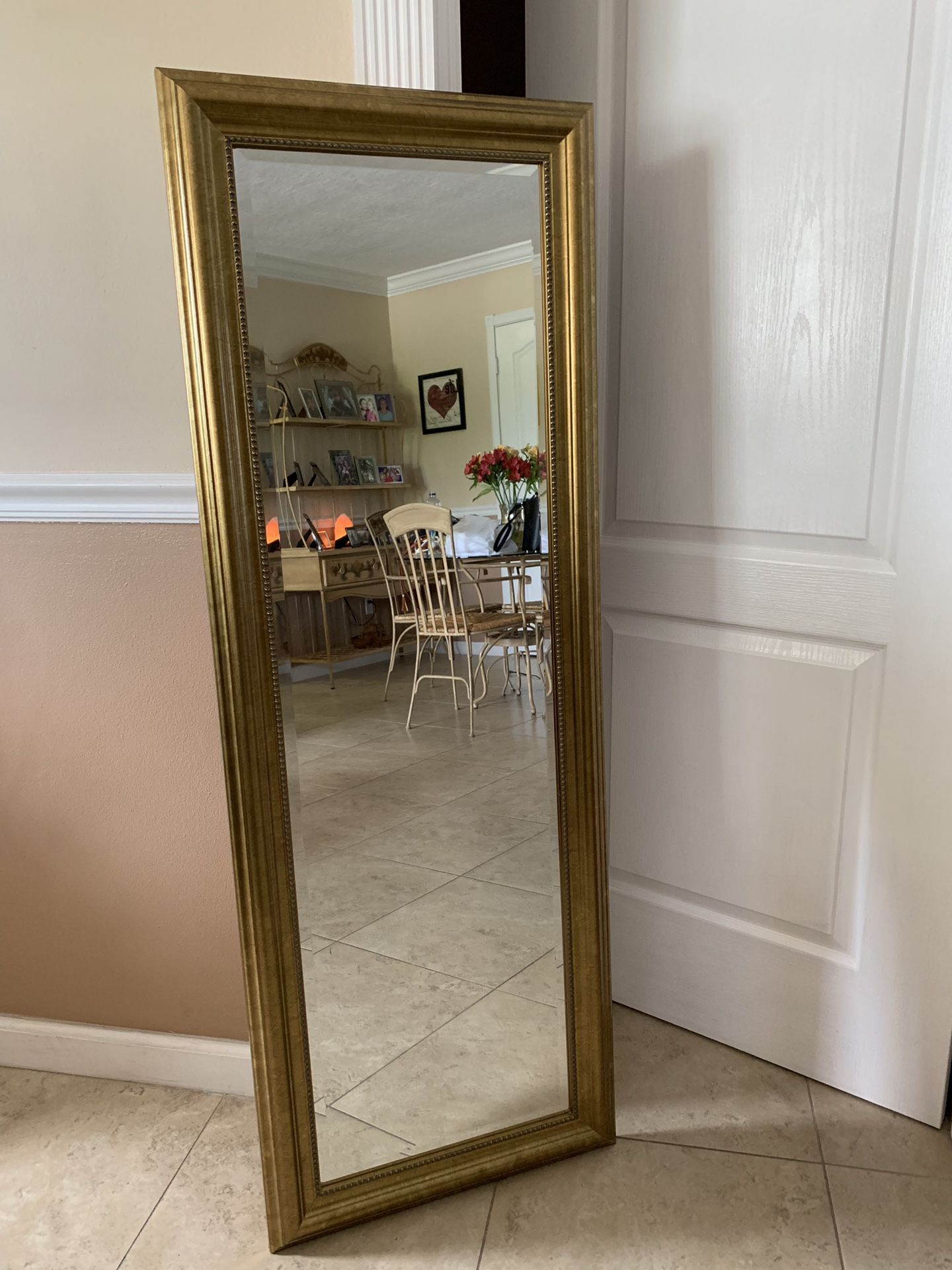 Beautifully detailed gold mirror