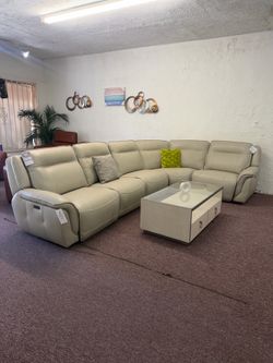 Lenardo 5Pc Leather Sectional w/ 3 Power Recliners