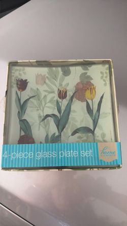 4 pieces glass plate set New