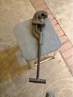 Vintage Chicago Specialty Mfg. no. 3 Pipe Cutter
