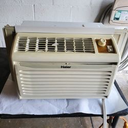 HAIER 5000 BTU A/C UNIT STRONG COLD AIR WORKS GREAT CLEAN QUIET EFFICIENT UNIT 