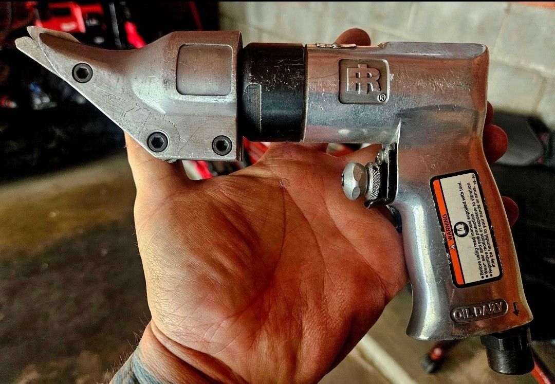 PNEUMATIC SHEARS