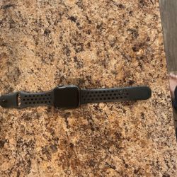 Series 5 Apple Watch (Cellular)