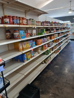 28 Feet Of Shelfs Gonfolas 