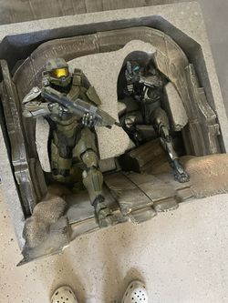 Halo 5 Guardians Limited Collector's Edition Statue In Box!