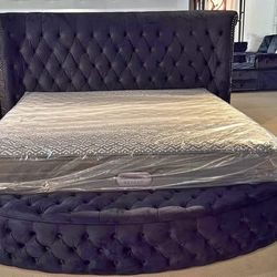 Luxury Tufted Velvet Round Bed with Storage, Bluetooth Speakers & Charging Ports