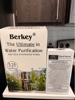 Royal Berkey 3.25 Gallon Water Filter System - Excellent Condition w/ Spigot & 2 Black Filters