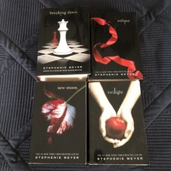 Complete Twilight Saga Book Set Of 4 Stephenie Meyer