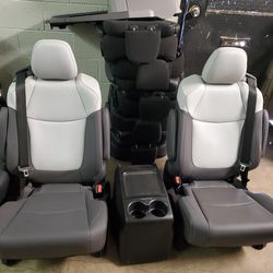 BRAND NEW LEATHER BUCKET SEATS WITH SEATBELTS AND CONSOLE 