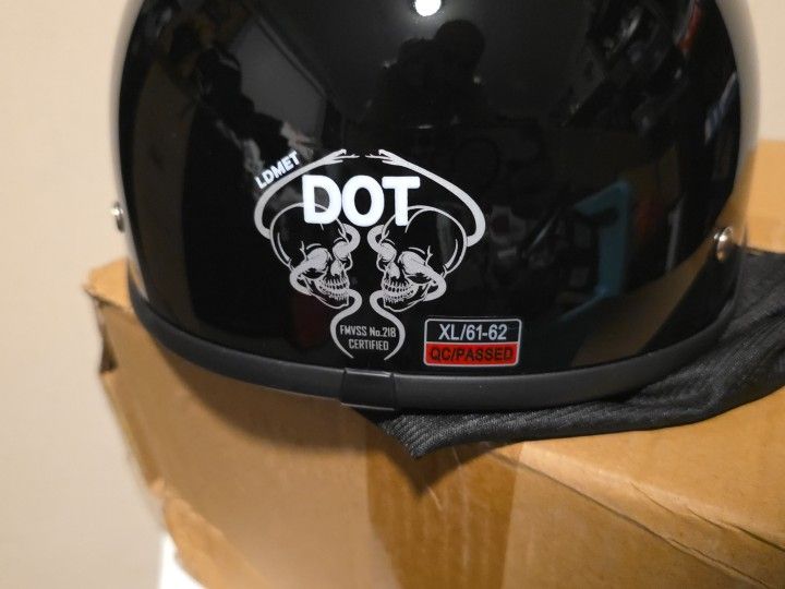 Cyclone Motorcycle Dome Helmet Size XL