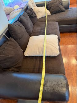 Couch and Swivel Chair Free Pick up in Northbrook
