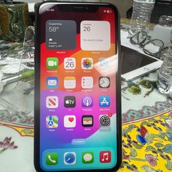 IPHONE XR 64GB - UNLOCKED - EXCELLENT CONDITION