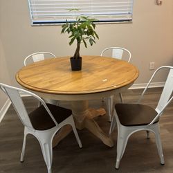 Kitchen Tables/ Chairs