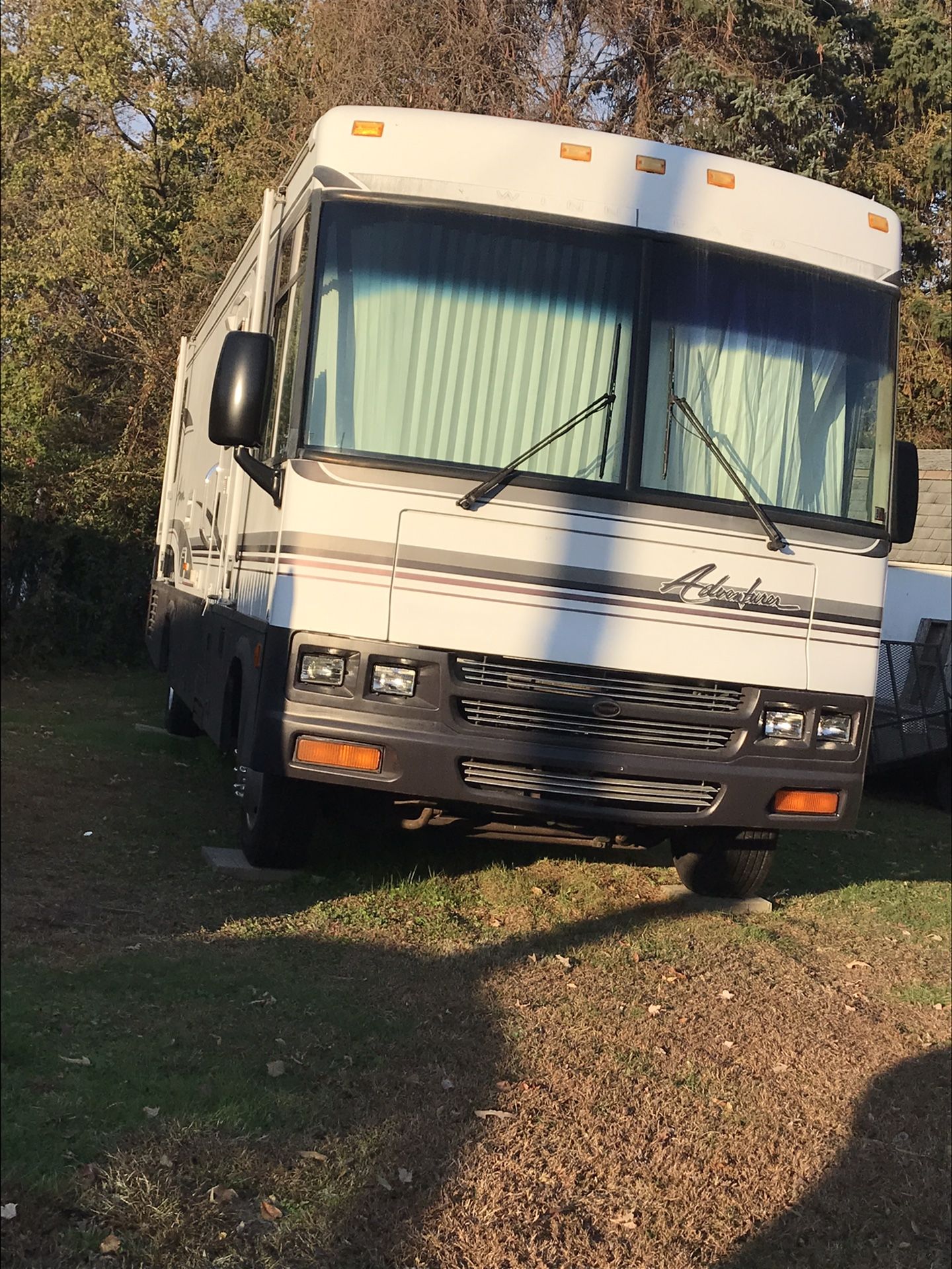 2002 Winnebago Adventurer