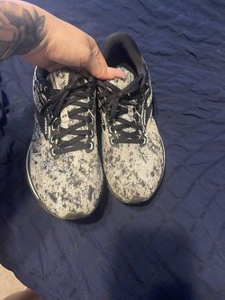 Woman’s Brooks