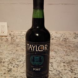 Collectible Antique Vintage Beer, Wine And Liquor Bottles 