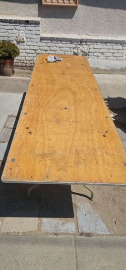8 ft table